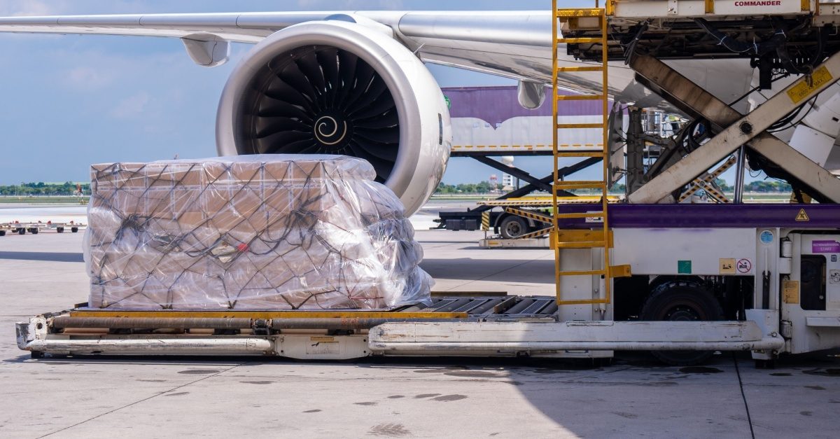 What is an Air freight consolidator? Definition and responsibilities and challenges